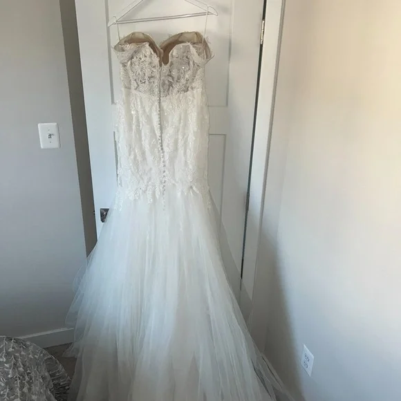 Justin Alexander Wedding Dress - Picture 4 of 6